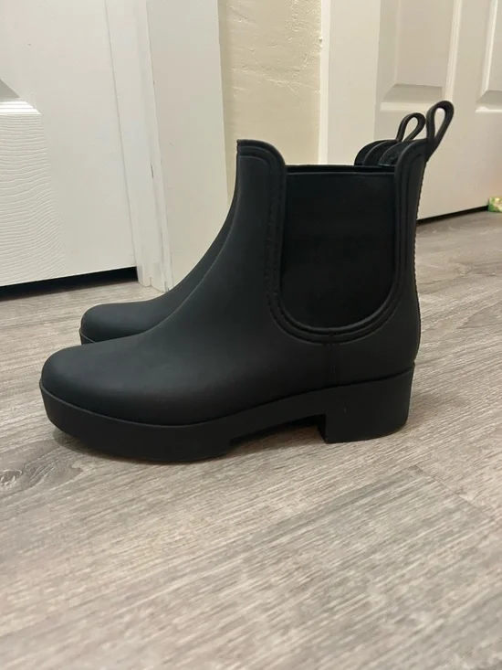 Jeffrey Campbell Black Chelsea Rain Ankle Boots Matte faux vegan leather 38 7.5 - Picture 14 of 14